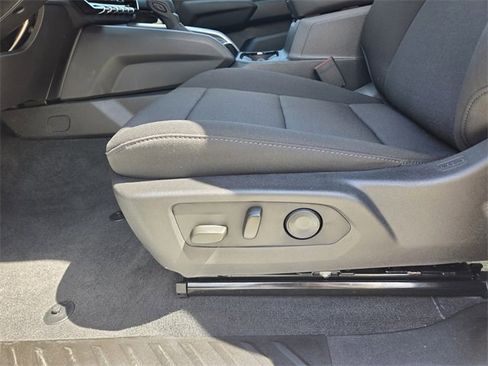 Used 2026 Chevrolet Colorado W/T w/ WT Custom Package image 26