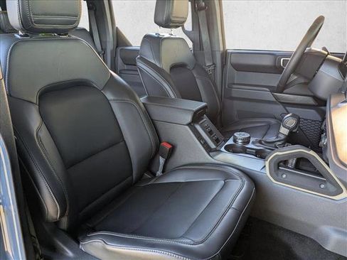 Used 2025 Ford Bronco Badlands image 22