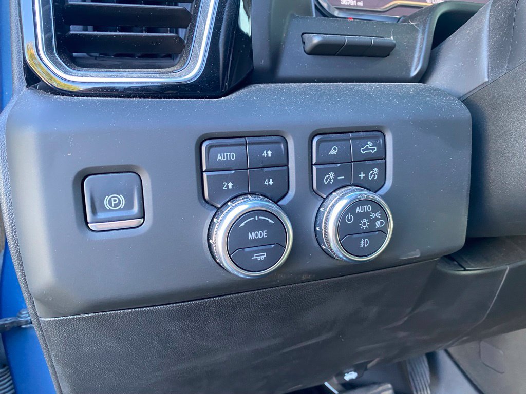 Used 2025 GMC Sierra 1500 Denali w/ Denali Reserve Package AWD/4WD image 17