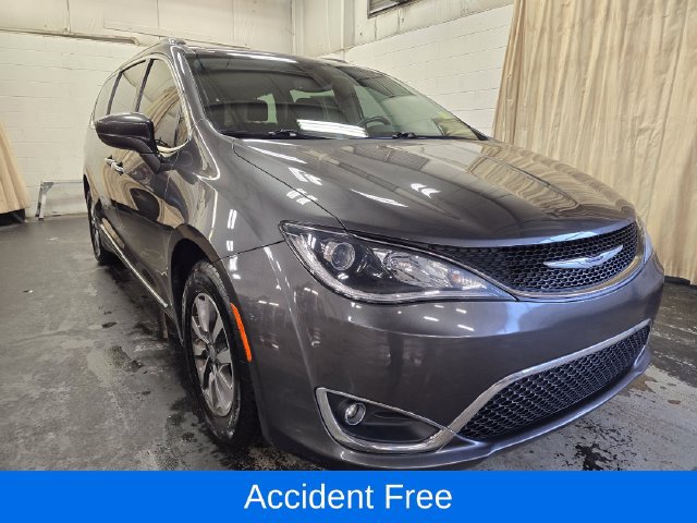 Used 2020 Chrysler Pacifica Touring-L Plus FWD image 4