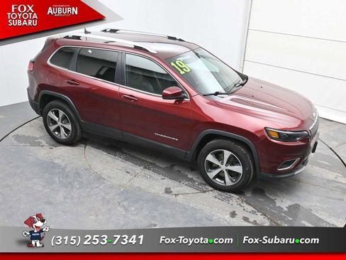 Used 2019 Jeep Cherokee Limited image 28