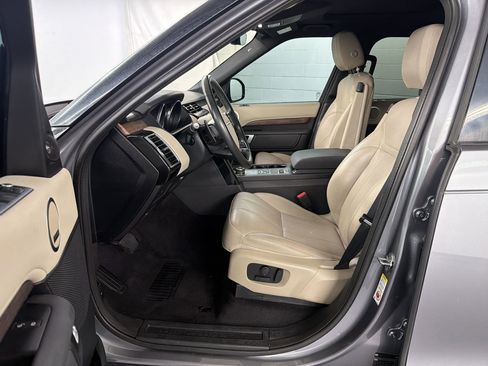 Used 2020 Land Rover Discovery SE AWD/4WD image 5