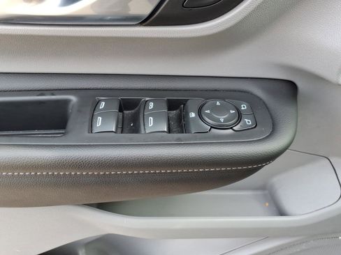 Used 2022 GMC Terrain SLE image 6