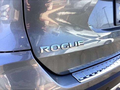 Used 2020 Nissan Rogue SV AWD/4WD image 34