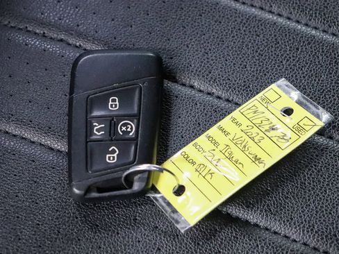 Used 2023 Volkswagen Tiguan SE R-Line FWD image 22