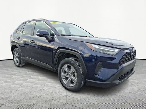 Used 2022 Toyota RAV4 XLE image 1