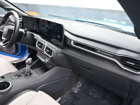 Used 2025 Ford Mustang Premium RWD image 23