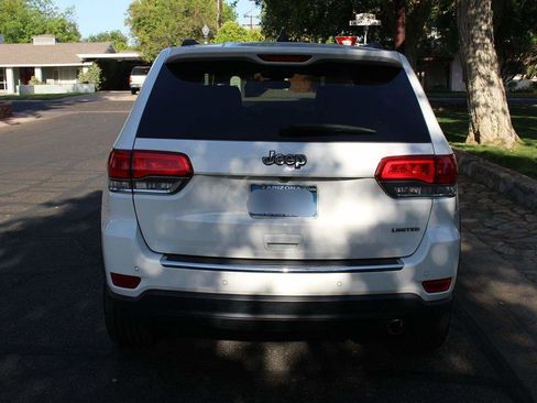 Used 2017 Jeep Grand Cherokee Limited image 5