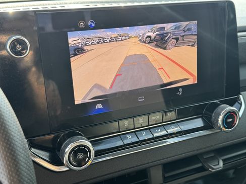 Used 2025 Chevrolet Colorado W/T w/ Advanced Trailering Package AWD/4WD image 17