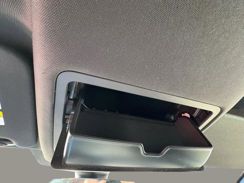 Used 2020 Land Rover Discovery Sport image 47