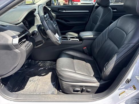 Used 2023 Nissan Altima 2.5 SR w/ SR Premium Package FWD image 29