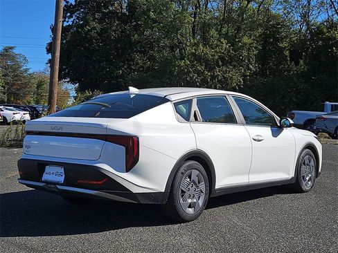 Certified 2025 Kia K4 LX image 7
