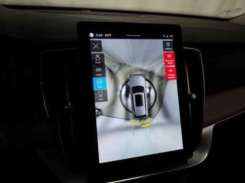 New 2025 Volvo XC90 T8 Plus w/ Protection Package Premier image 24