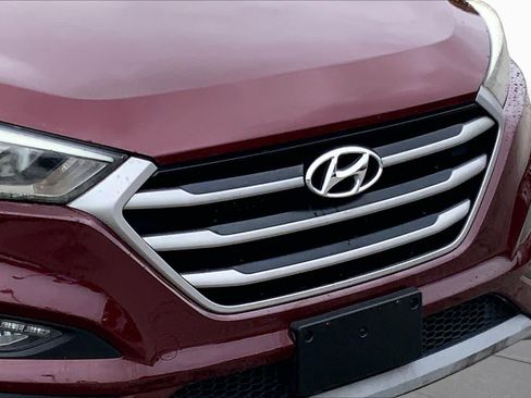 Used 2018 Hyundai Tucson Value w/ Cargo Package FWD image 27