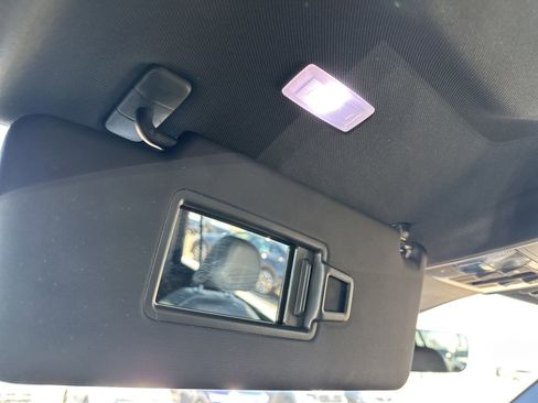 Certified 2022 Volkswagen Tiguan SEL R-Line image 74