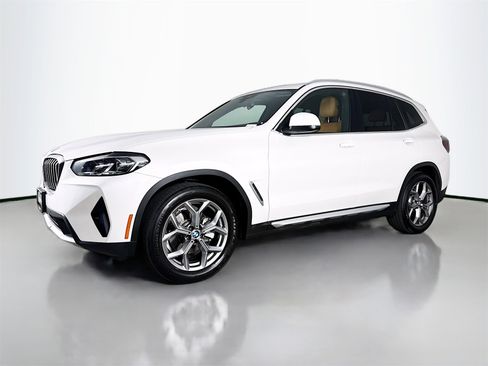 Certified 2023 BMW X3 sDrive30i image 3