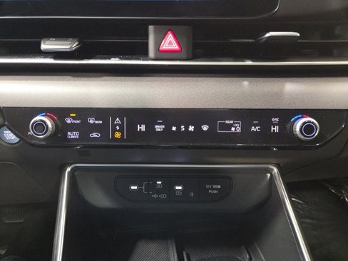 Used 2025 Kia Carnival SX image 28