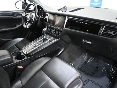 Used 2019 Porsche Macan image 19