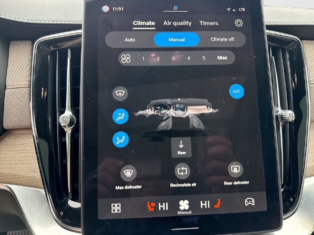 Certified 2025 Volvo XC90 B6 Ultra AWD/4WD image 20