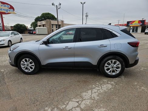 Used 2023 Ford Escape Active w/ Tech Pack #1 FWD image 6