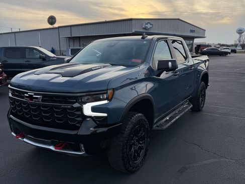 Used 2024 Chevrolet Silverado 1500 ZR2 w/ Technology Package image 24