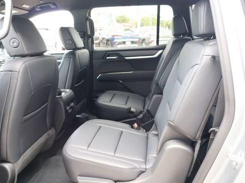 New 2026 GMC Acadia Elevation w/ Elevation Premium Package AWD/4WD image 17