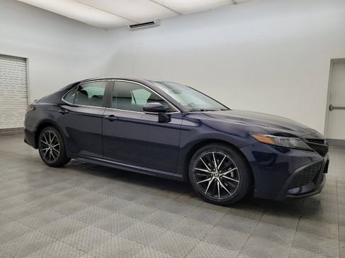 Used 2022 Toyota Camry SE image 11