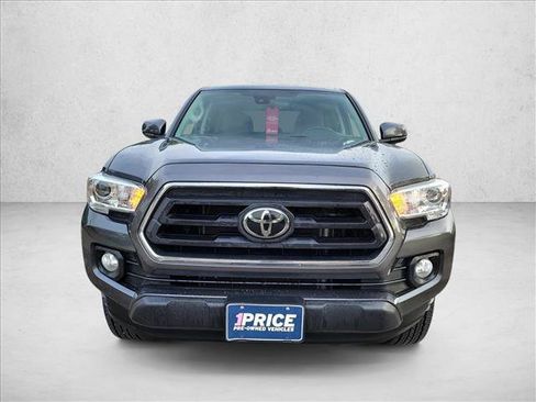 Used 2022 Toyota Tacoma SR5 RWD image 2