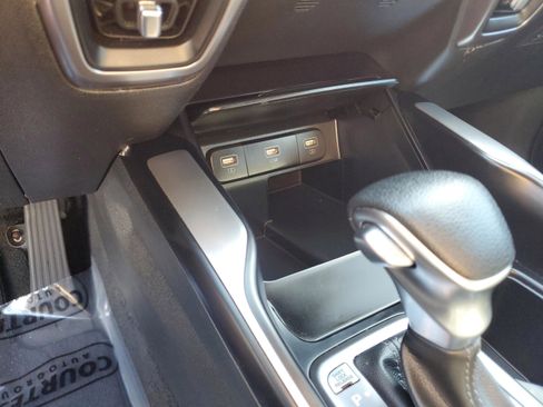 Certified 2023 Kia Sorento LX image 25