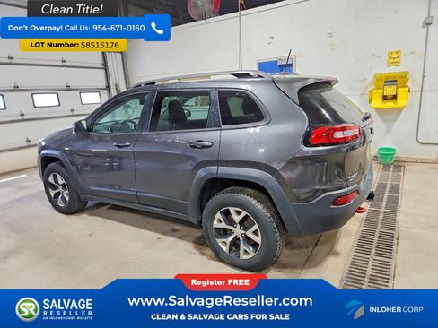 Used 2016 Jeep Cherokee Trailhawk w/ Leather Interior Group AWD/4WD image 3