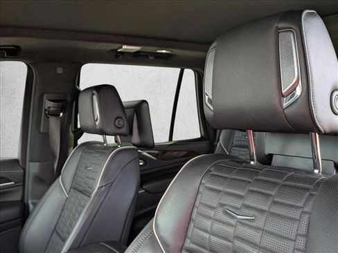 Used 2023 Cadillac Escalade Premium Luxury Platinum w/ LPO, Floor Liner Package AWD/4WD image 14