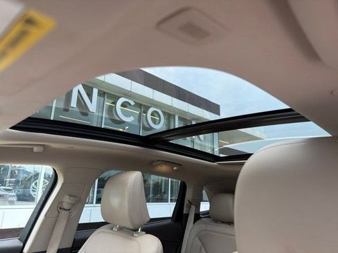 Used 2023 Lincoln Nautilus Reserve AWD/4WD image 11