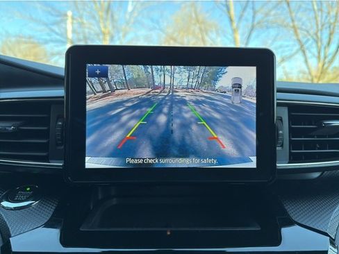 Used 2021 Ford Explorer ST image 14