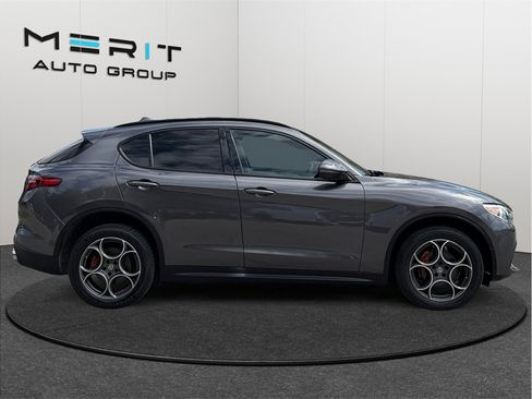 Used 2018 Alfa Romeo Stelvio Sport w/ Quick Order Package 22J Sport AWD/4WD image 10