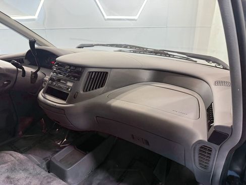 Used 1995 Toyota Previa DX image 29