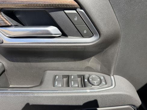 Used 2025 Chevrolet Silverado 1500 LT image 20