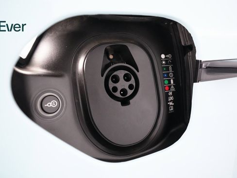 Used 2020 Porsche Taycan 4S image 25