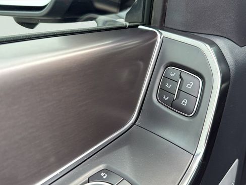 Used 2025 Ford F150 Platinum w/ FX4 Off-Road Package image 25