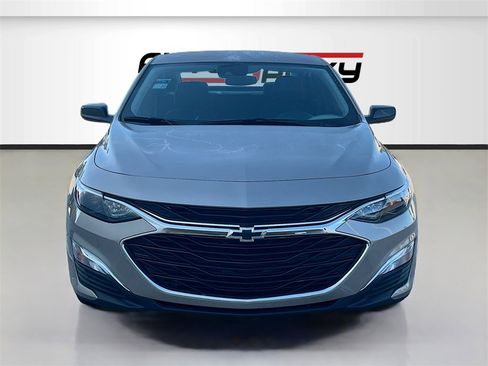 Used 2025 Chevrolet Malibu RS image 2