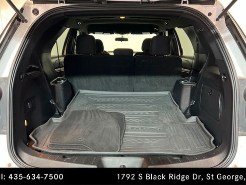 Used 2017 Ford Explorer XLT FWD image 22