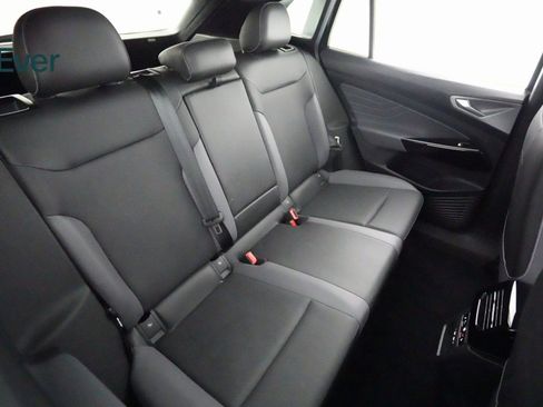 Used 2023 Volkswagen ID.4 Pro S Plus image 9