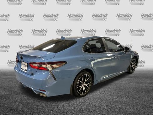 Used 2023 Toyota Camry SE w/ Cold Weather Package image 10