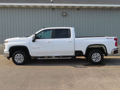 Used 2025 Chevrolet Silverado 2500 LT w/ Convenience Package AWD/4WD image 8