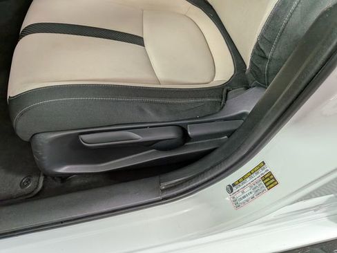 Used 2017 Honda Civic Sport image 12