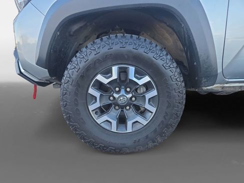 Used 2022 Toyota Tacoma TRD Off-Road image 15