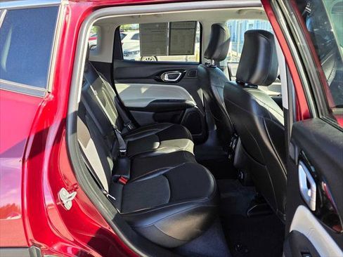Used 2022 Jeep Compass Limited w/ Sun and Sound Group AWD/4WD image 12
