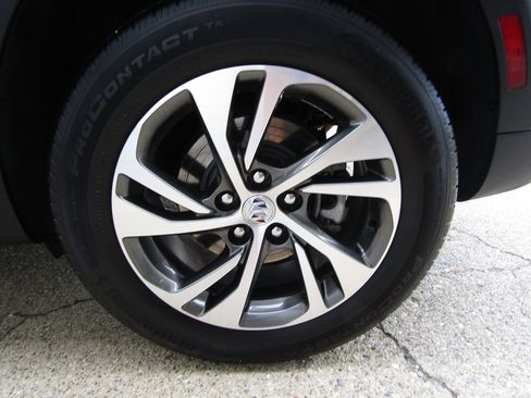 Used 2023 Buick Envision Essence AWD/4WD image 34