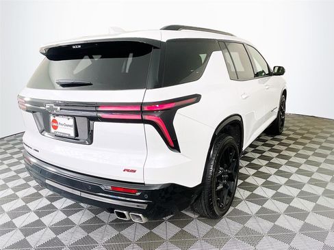 Used 2025 Chevrolet Traverse RS w/ LPO, Floor Liner Package AWD/4WD image 9
