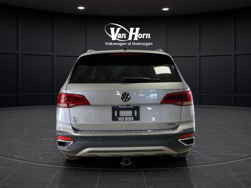 Used 2022 Volkswagen Taos SE AWD/4WD image 6