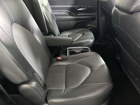 Used 2025 Toyota Grand Highlander AWD image 24